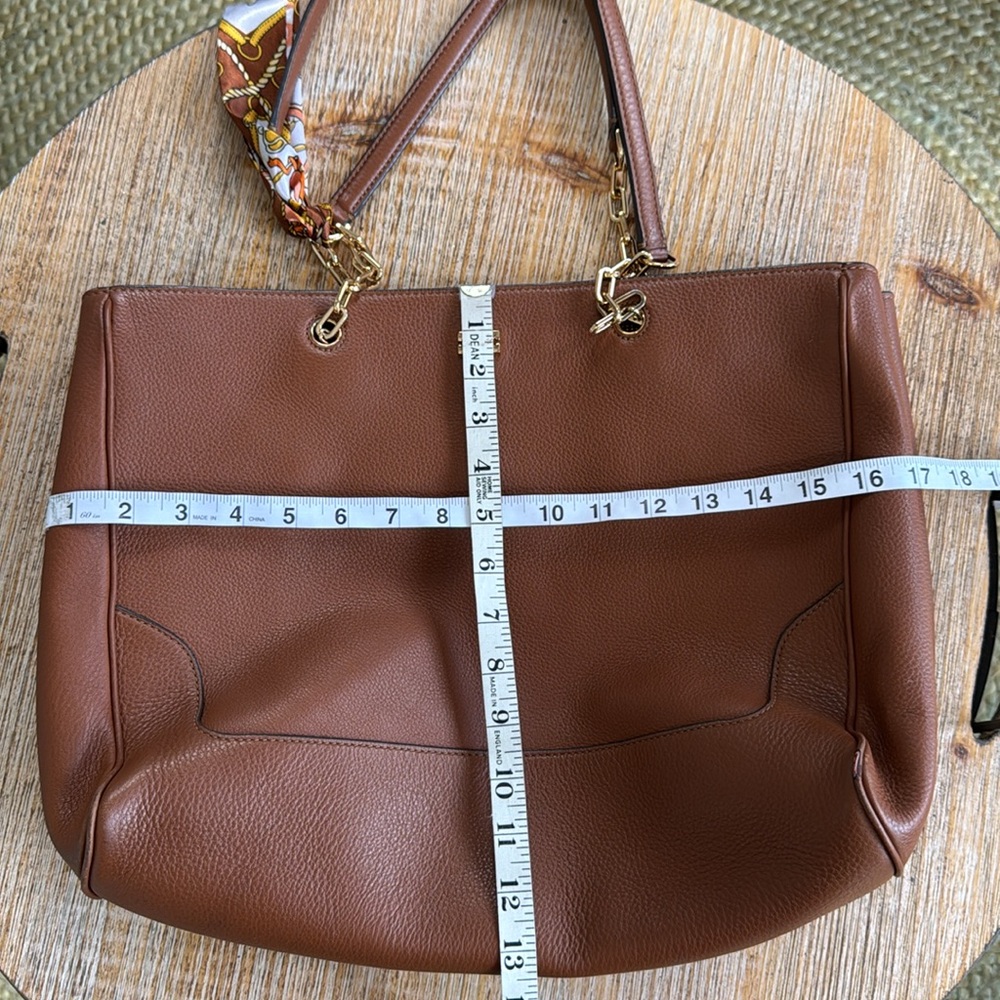 Tory Burch Bag Large Brown Leather Tote with Chain-Link Handles - Picture 12 of 17